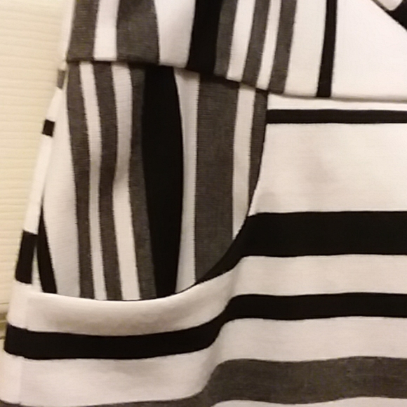 🎈Cabi Grandstand Striped Tie Front Skirt   (152) - Picture 3 of 7